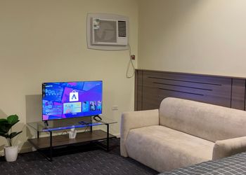استديو بسرير ماستر وجلسة جانبية