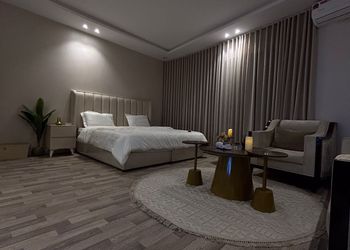استديو هادئ بدخول ذاتي
