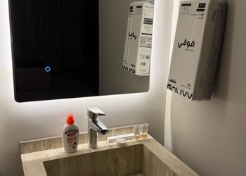 شقة بغرفتين نوم وصالة 