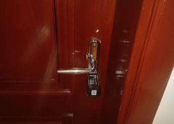 شقة بغرفتين نوم وغرفة جلوس 