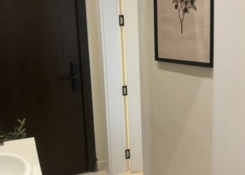 استديو بأثاث مريح وبسيط 