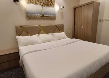 استديو بسرير ماستر وأثاث مريح 