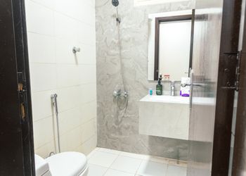 استديو بسرير ماستر وجلسة جانبية 