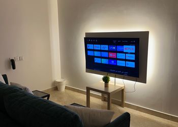 شقة بغرفتين نوم ودخول ذاتي 