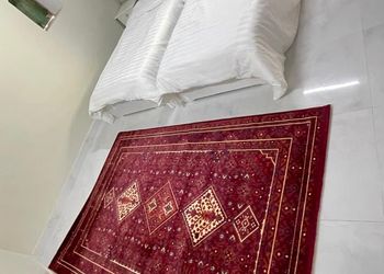 شقة بصالة وغرفتين نوم 