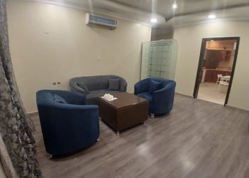 شقة بغرفتين نوم وصالة 