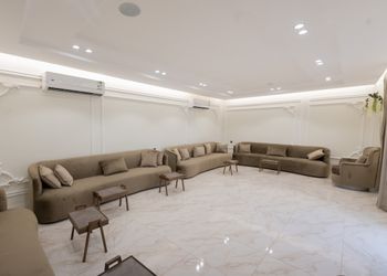 شاليه بمسطح اخضر ومسبح 