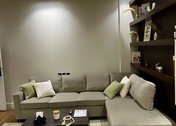استديو بسرير ماستر وجلسة جانبية 