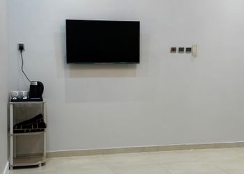 استديو بسرير ماستر وجلسة جانبية