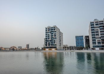 شقة بغرفتين نوم وصالة 