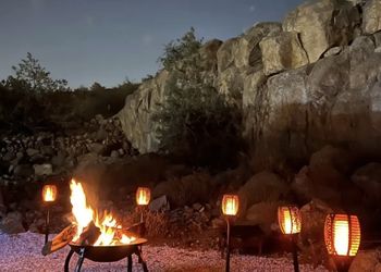 كرفان بإطلاله على الجبل 