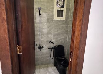  استديو حديث بأثاث بسيط