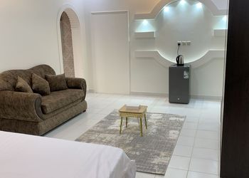 شاليه بغرفة نوم وألعاب أطفال