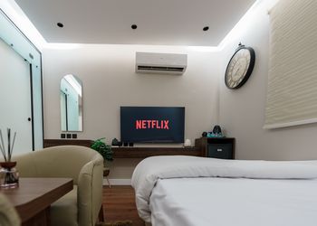 استديو هادئ بدخول ذاتي 