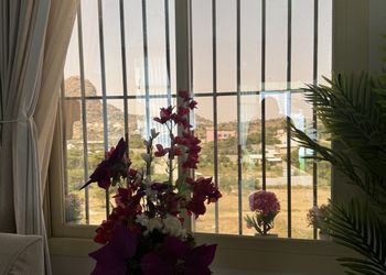 شقه مطلة على الجبال وغرفتين نوم 