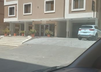شقة بصالة وغرفة نوم