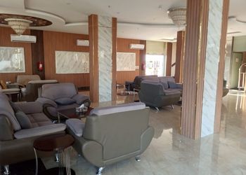 استديو بسرير ماستر وجلسة جانبية 
