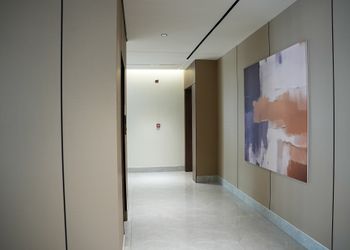 استديو بأثاث مريح وبسيط 