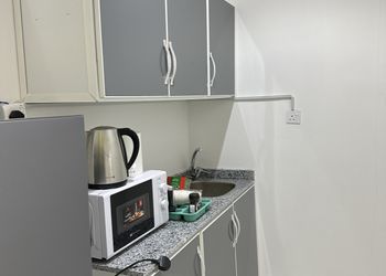 استديو هادئ بسرير ماستر
