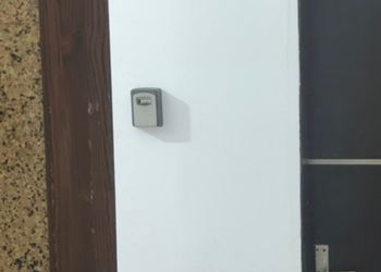 شقة بغرفتين نوم وصالة