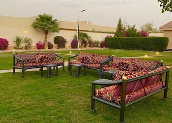 استراحة بمسطح اخضر و جلسة خارجية