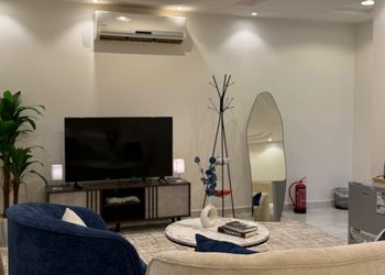 استديو بأثاث مريح وبسيط 