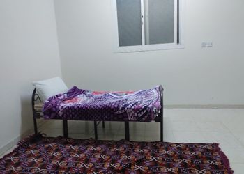 دور ارضي بمجالس وغرف نوم