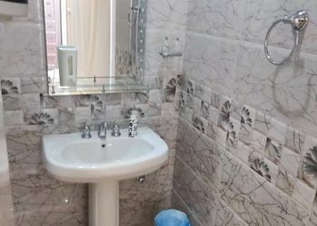 شاليه بغرفة نوم مطلة على المسبح 