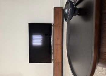 شقة بصالة أنيقة ودخول ذاتي