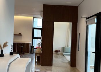 شاليه بمجلسين وألعاب اطفال 