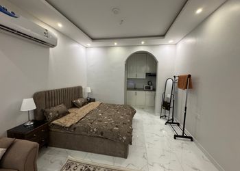 استديو بسرير ماستر وجلسة جانبية 