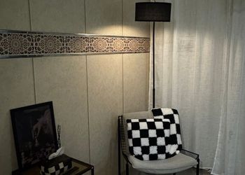 استديو بسرير ماستر وجلسة جانبية 