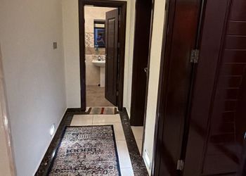شقة بغرفتين نوم وصالة 