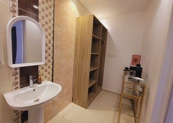 استديو بسرير ماستر وأثاث مريح 