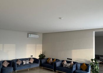 استراحة بمسطح اخضر ومجالس