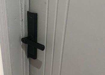 استديو هادئ بسرير ماستر