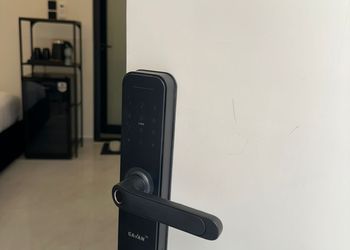 استديو هادئ بسرير ماستر 