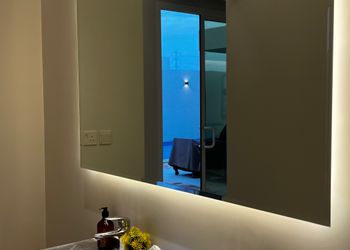 شاليه بغرفة نوم مطلة على المسبح