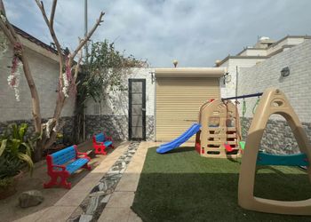 فيلا بمسبح وألعاب مائية