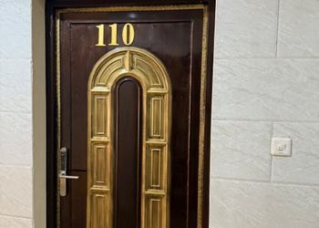 استديو بأثاث مريح وبسيط 