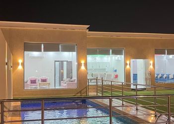شالية بمجلس مطل على المسبح 