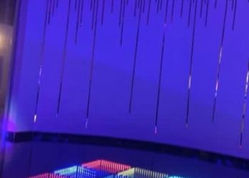شاليه بمسطح اخضر ومسبح 