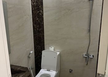 استديو بسرير ماستر وأثاث مريح 