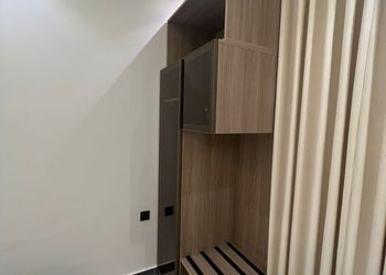 استديو هادئ بدخول ذاتي 