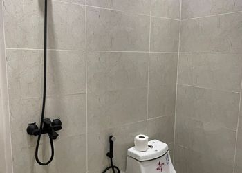 شقة بصالة أنيقة ودخول ذاتي 