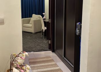 شقة بتصميم راقي وبدخول ذاتي 