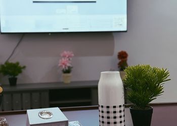 شقة بغرفة معيشة وغرفتين نوم 