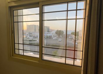 استديو بسرير ماستر وأثاث مريح 
