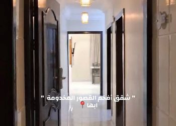شقة بصالة جلوس وغرفتين نوم 