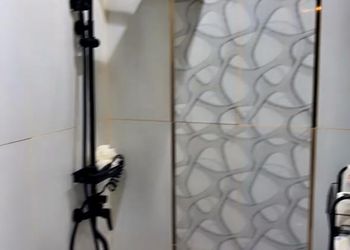 استديو بأثاث مريح وبسيط 